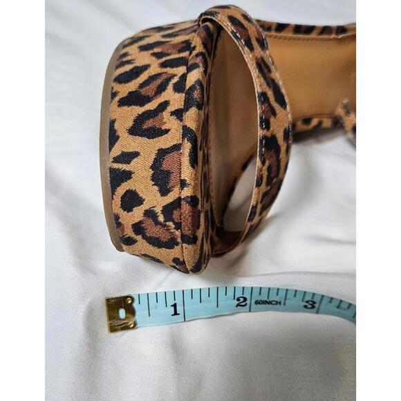 Forever 21 Women's Leopard Print Wedge Heels Size 7 - Picture 9 of 11